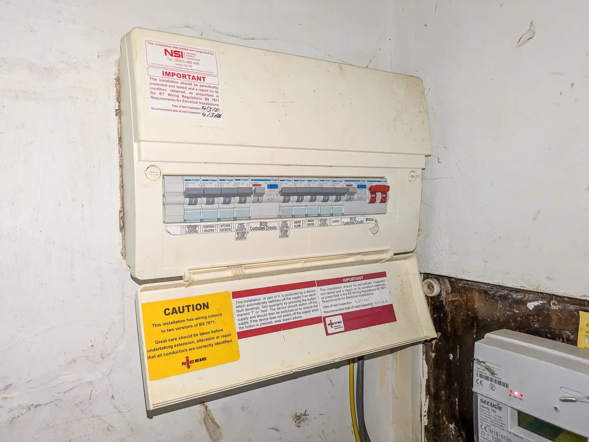 property photo 19 of 27