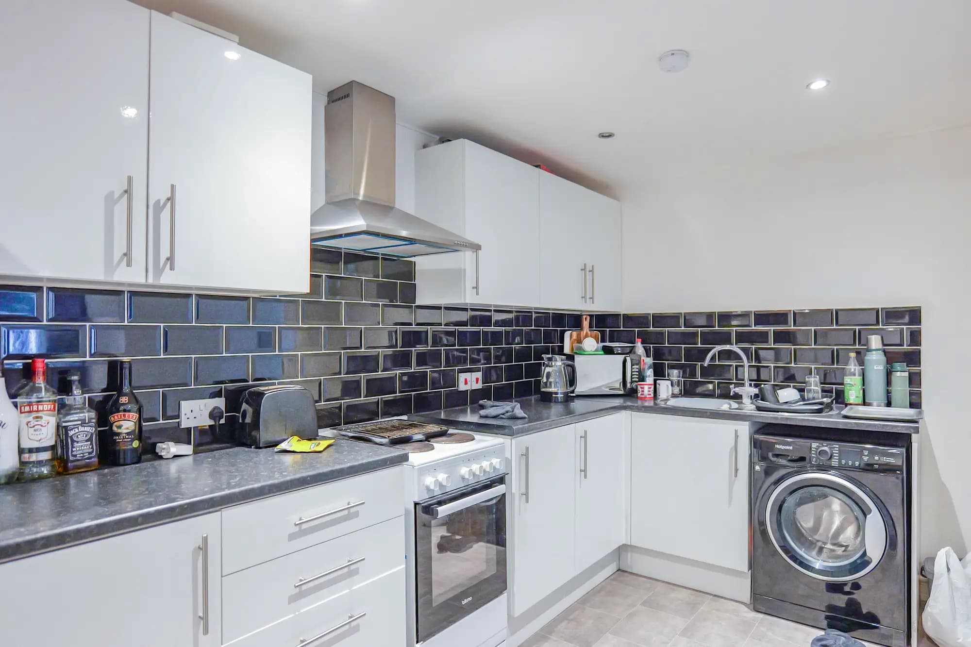 property photo 6 of 16