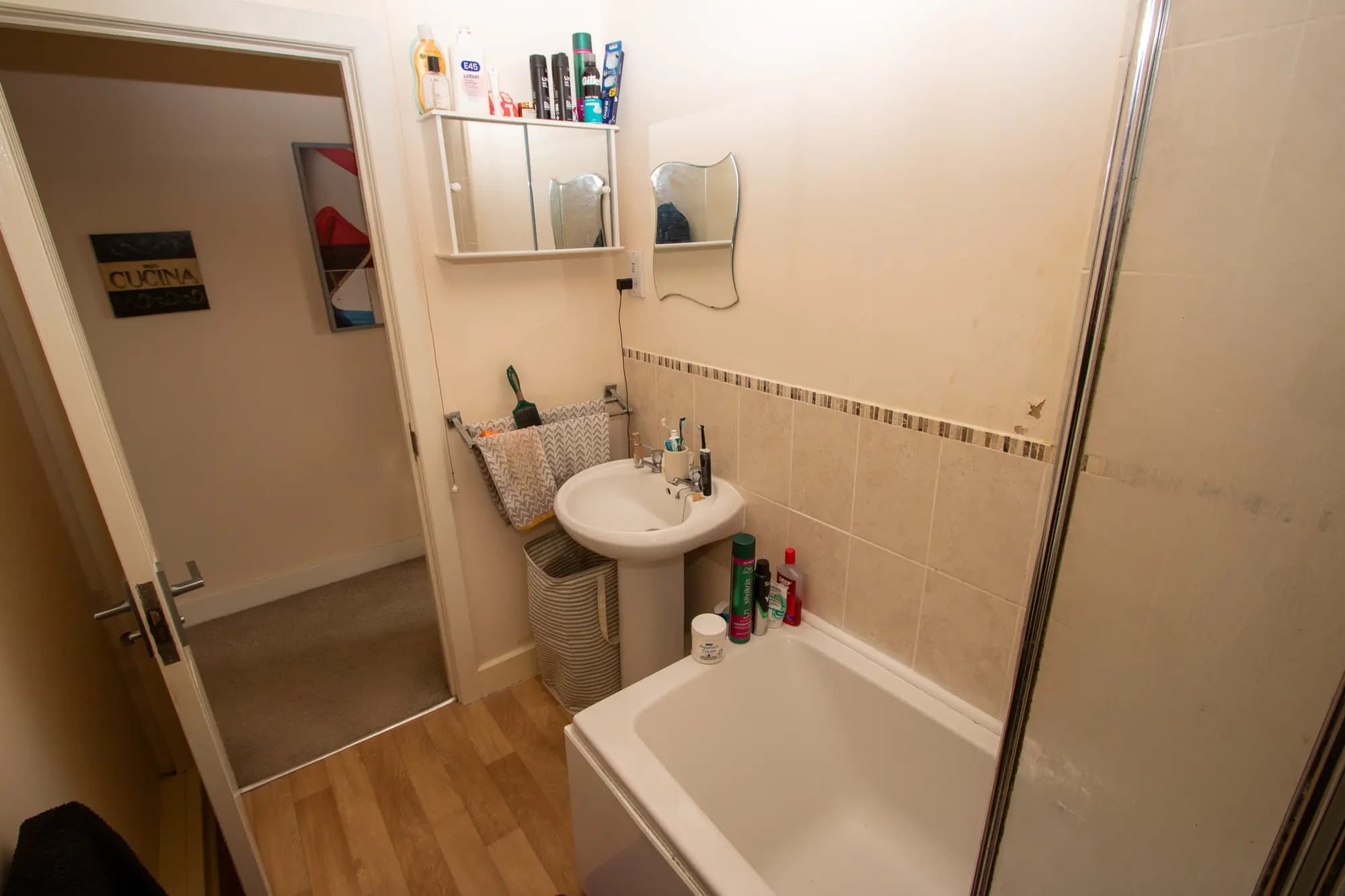 property photo 9 of 16