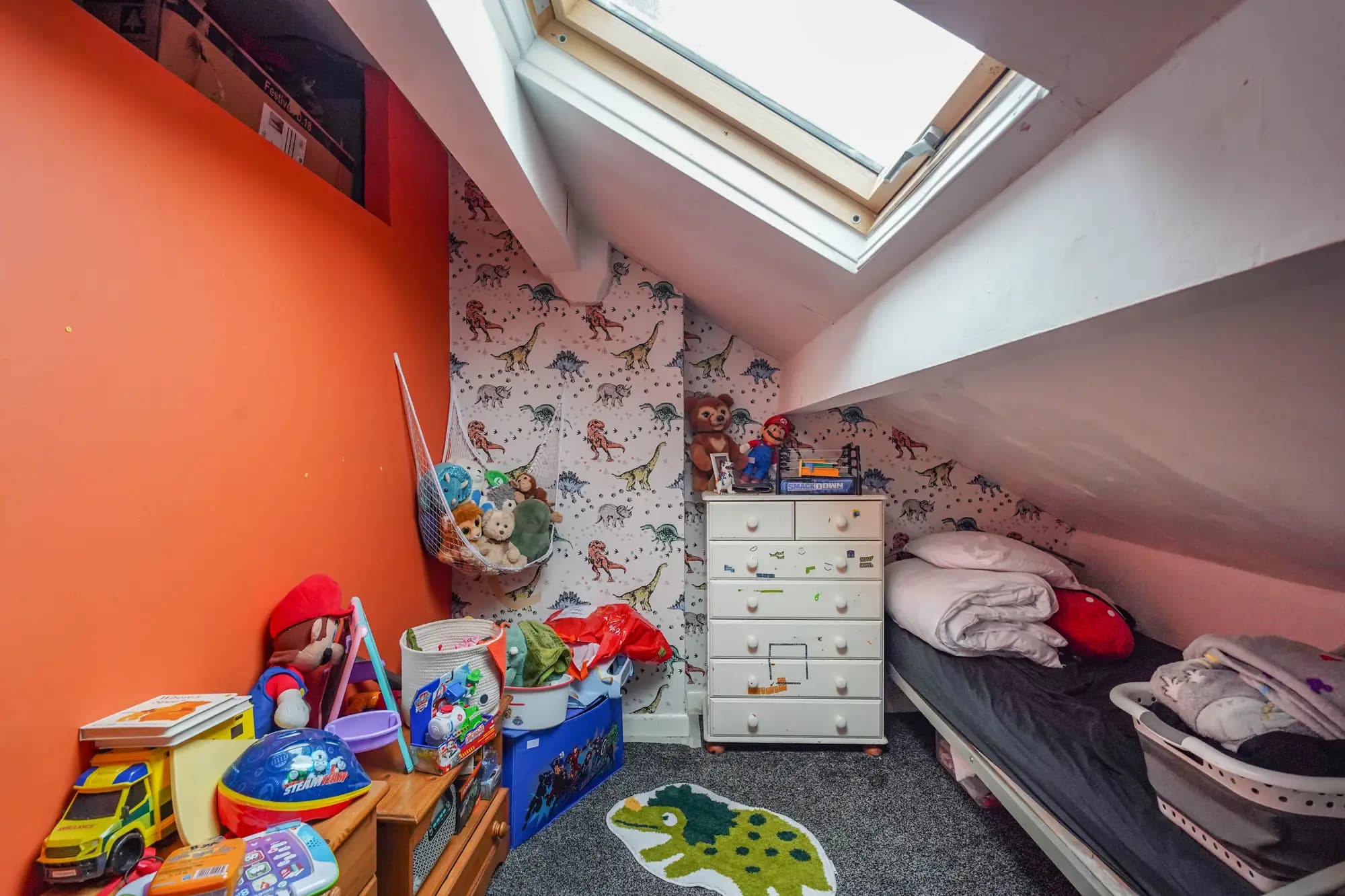 property photo 10 of 17