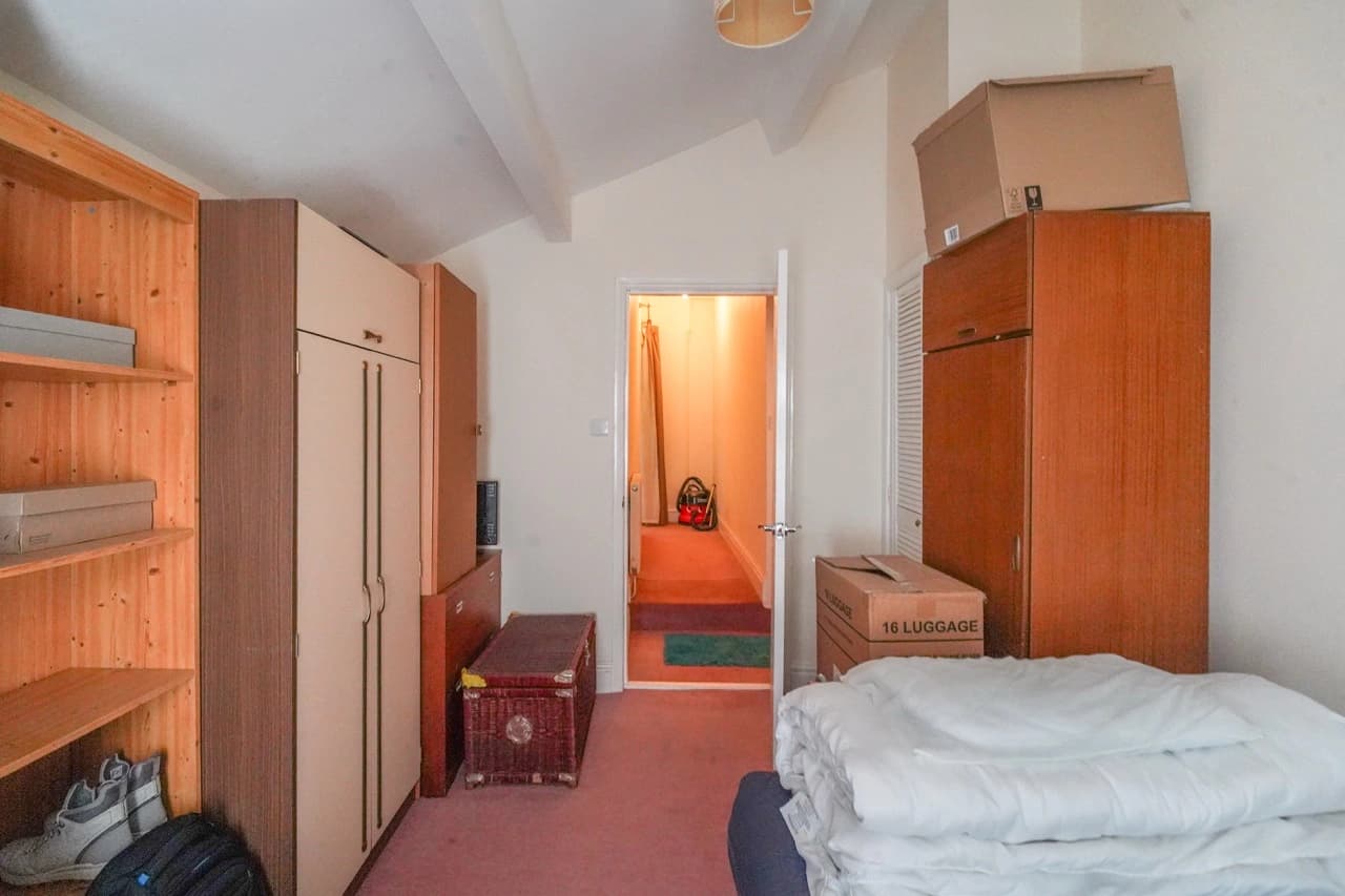 property photo 11 of 20