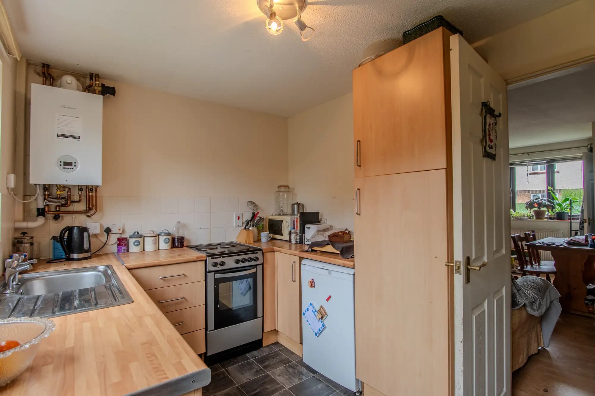 property photo 5 of 16