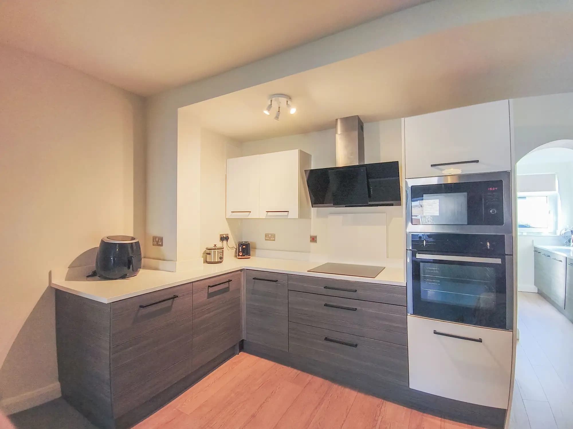 property photo 4 of 17