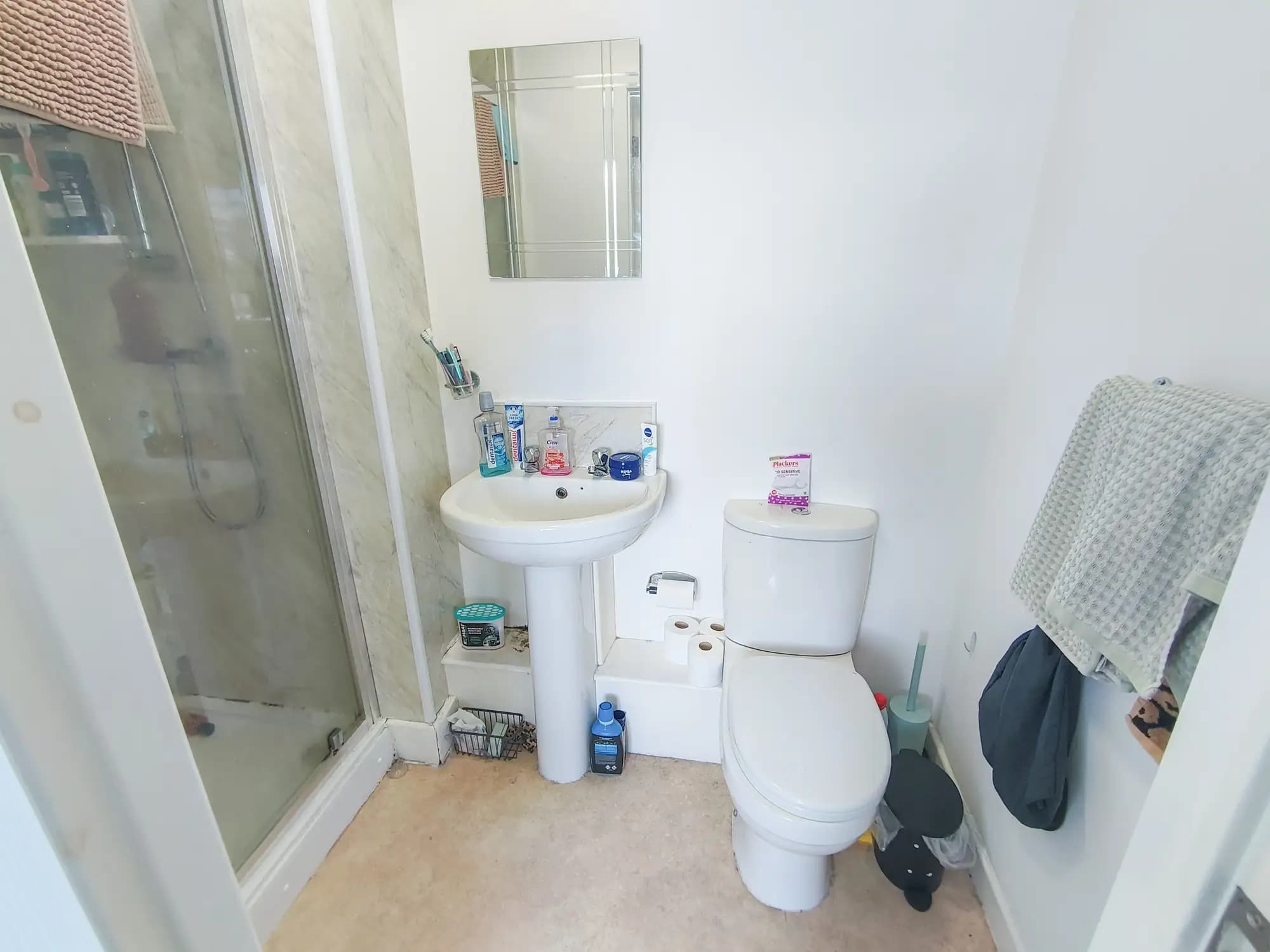 property photo 5 of 10