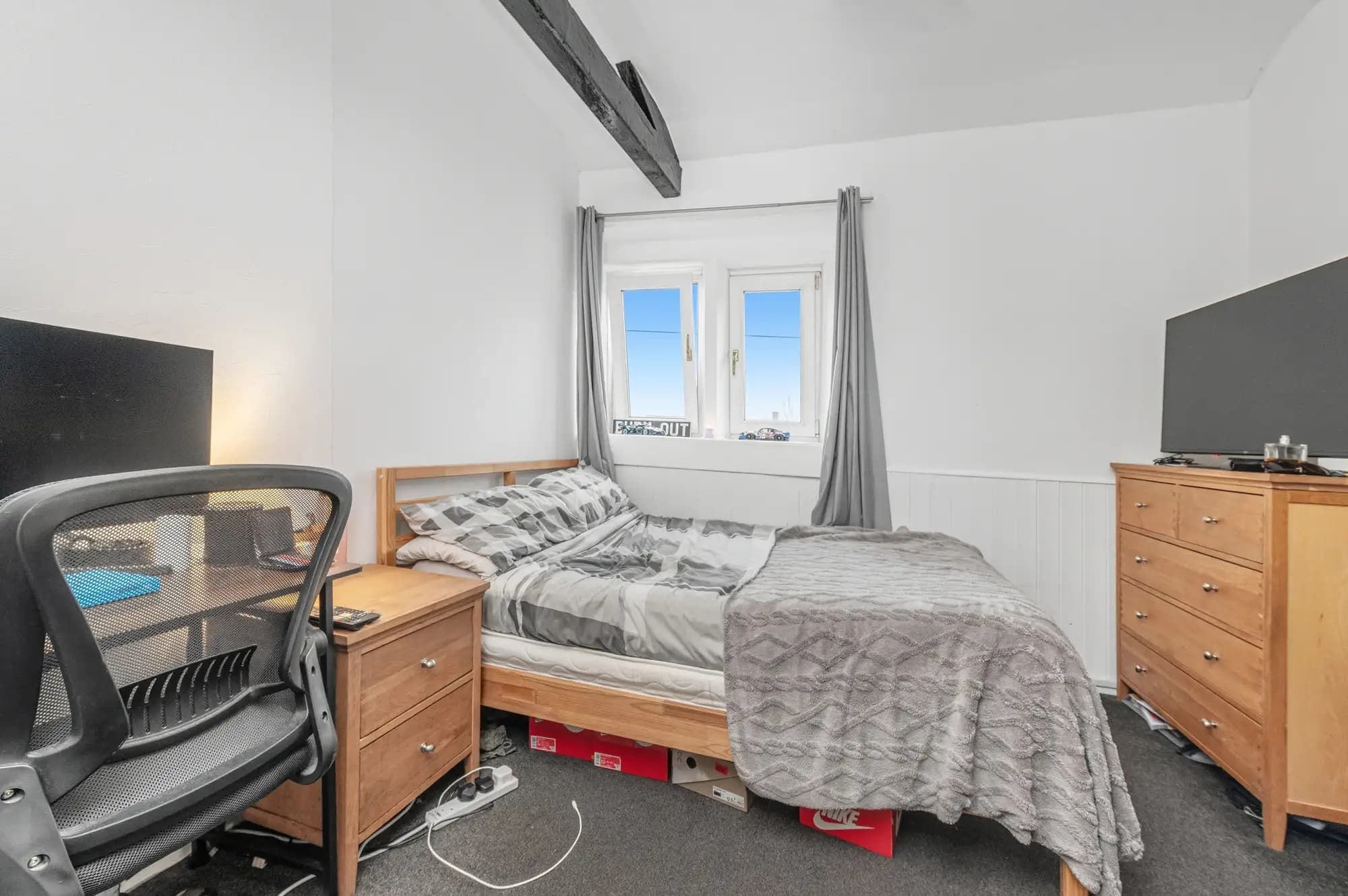 property photo 11 of 17