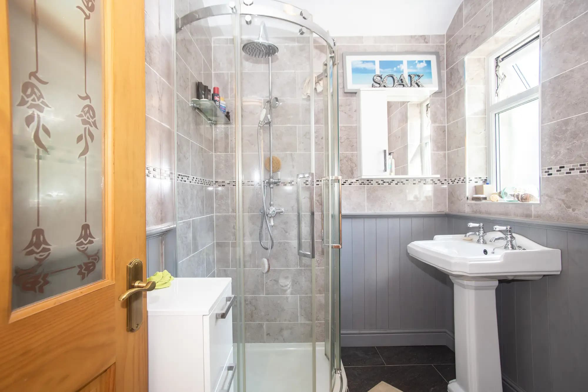 property photo 7 of 15
