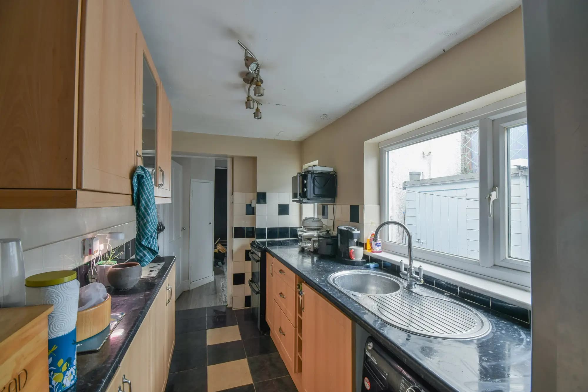 property photo 4 of 19