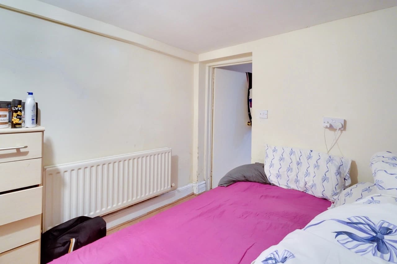 property photo 10 of 15