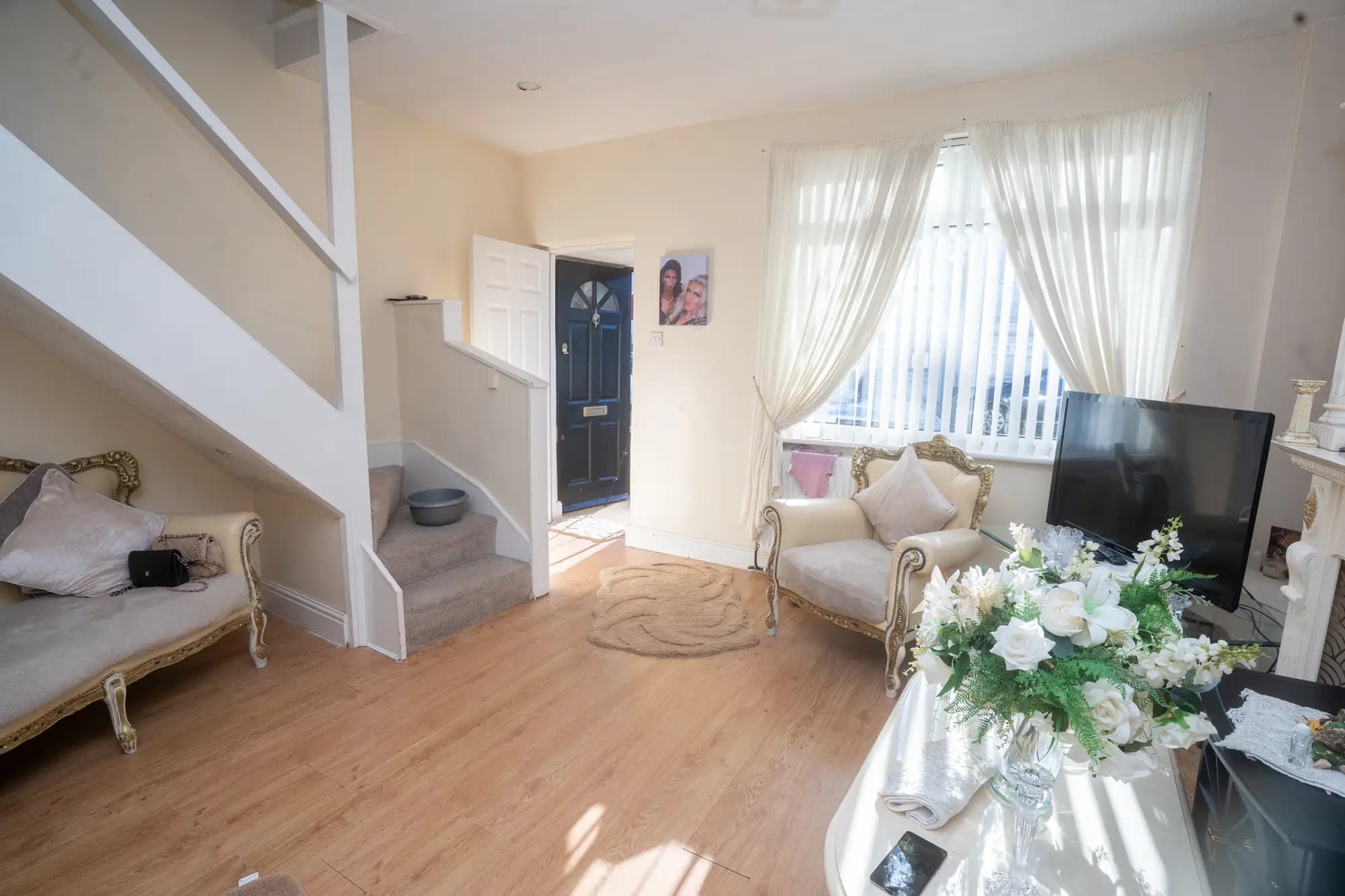 property photo 4 of 18