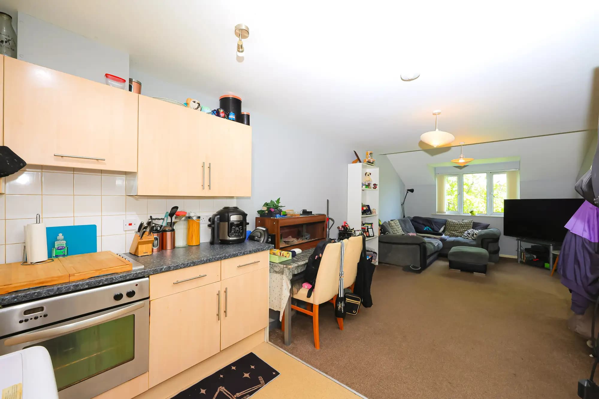 property photo 8 of 25