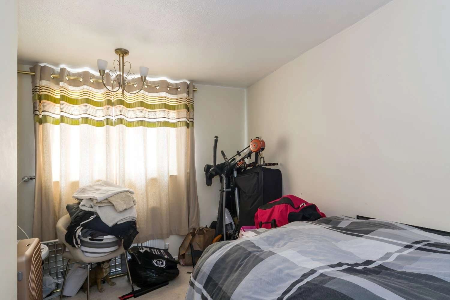 property photo 17 of 34