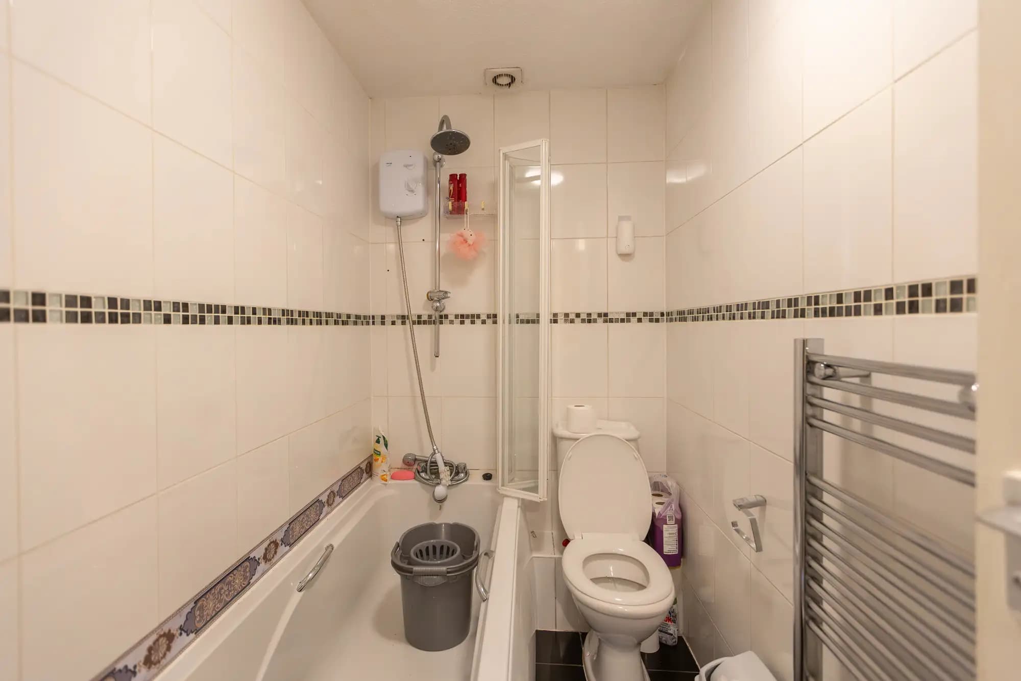 property photo 8 of 17