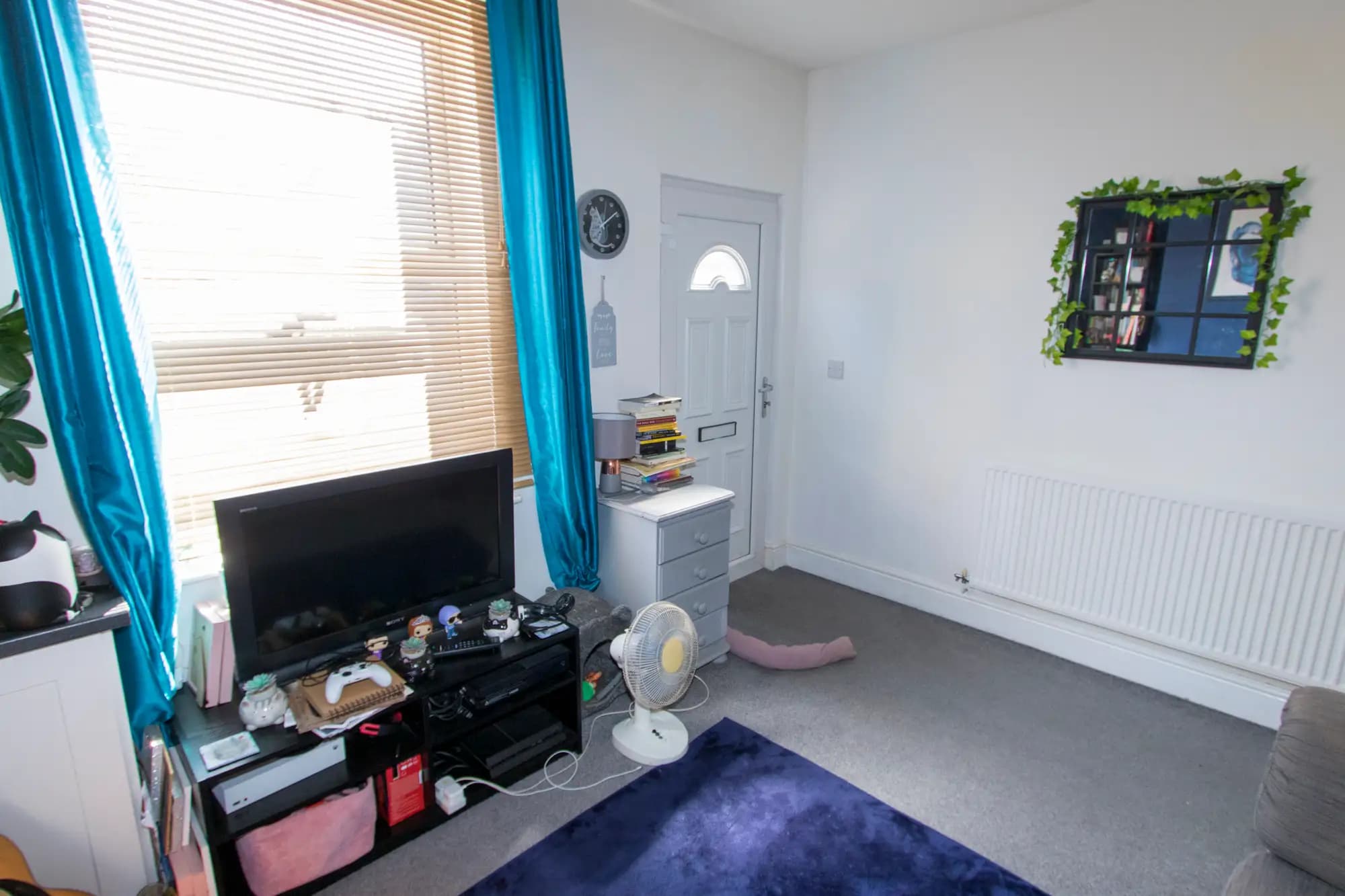property photo 4 of 16