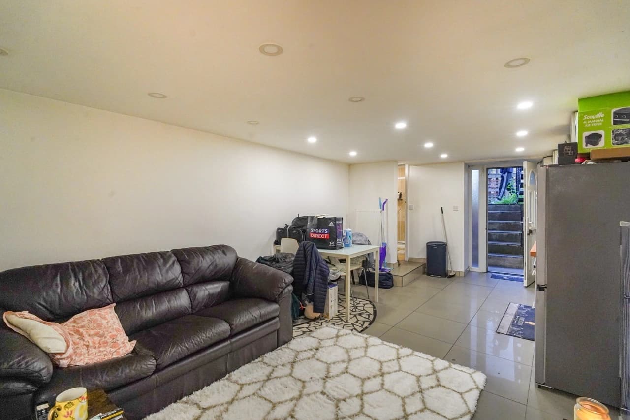 property photo 8 of 45