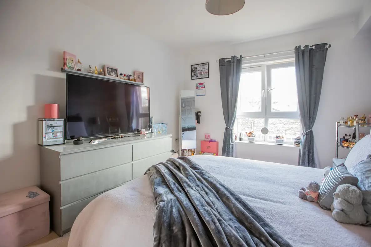 property photo 20 of 39