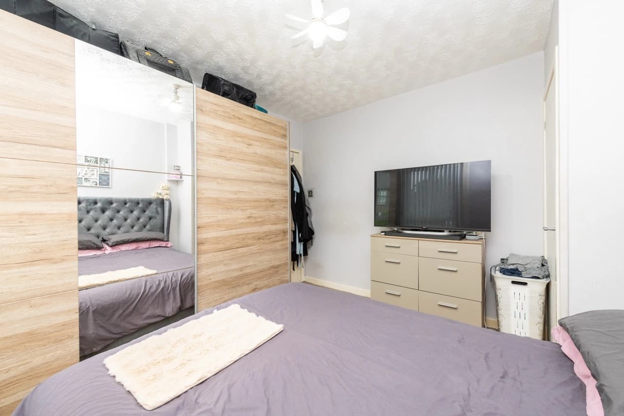 property photo 13 of 24