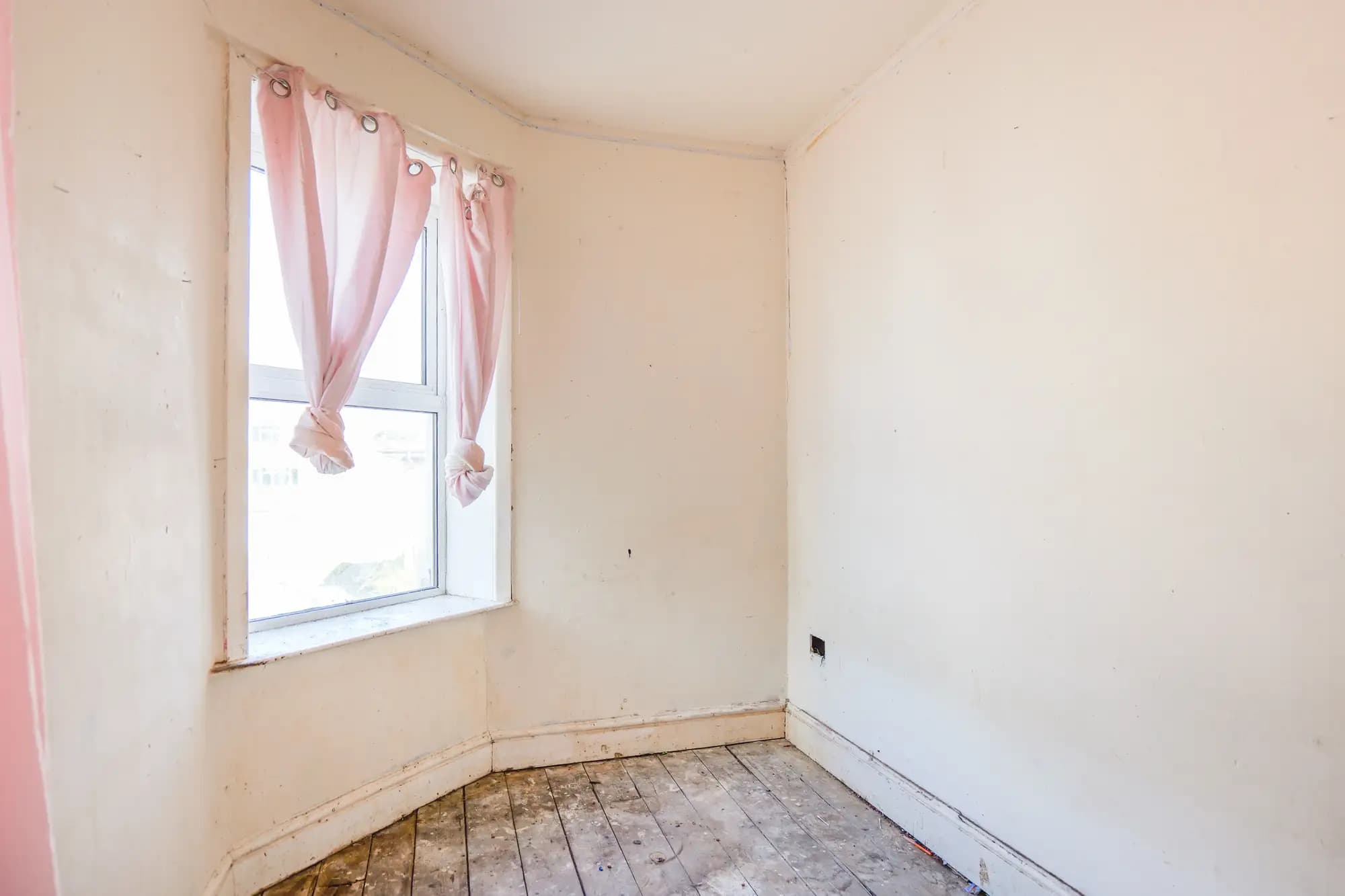 property photo 10 of 22