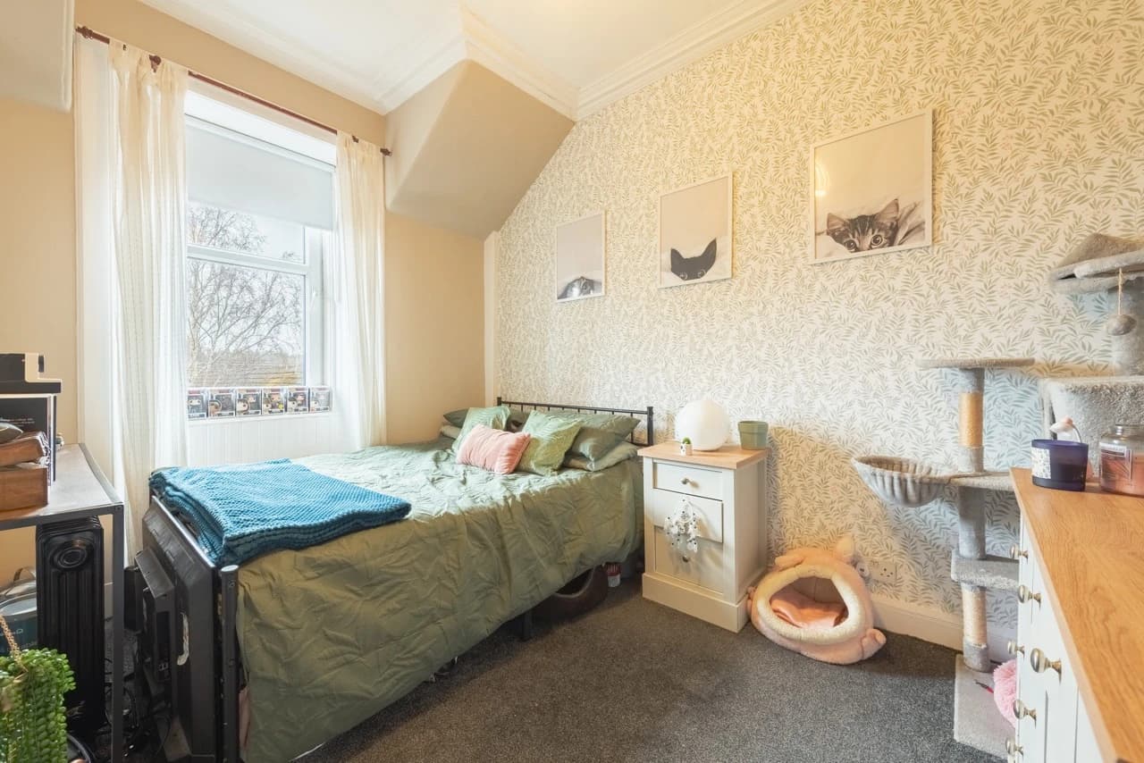 property photo 20 of 32