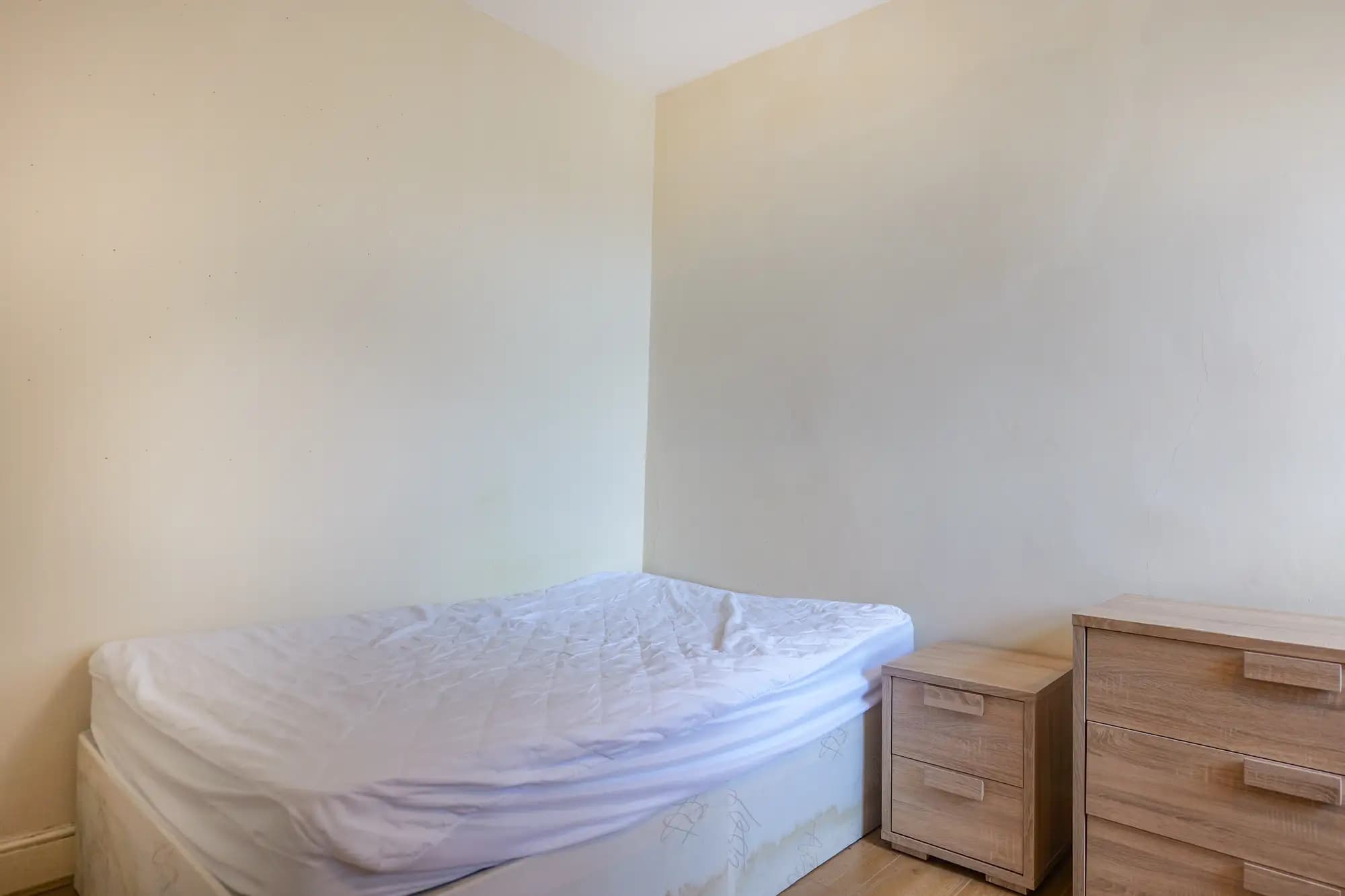 property photo 9 of 20