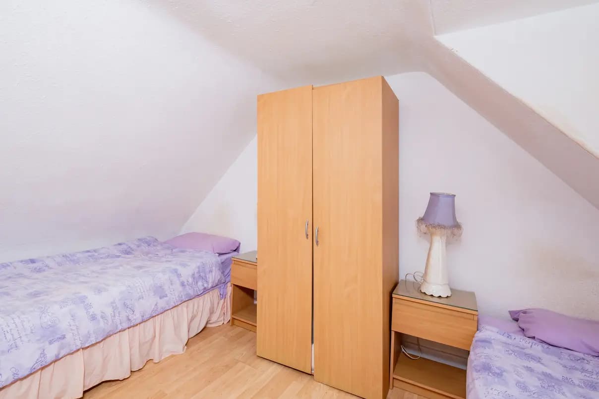 property photo 16 of 80