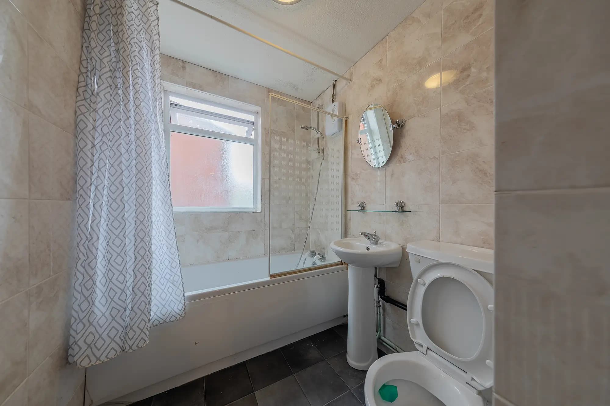 property photo 6 of 23