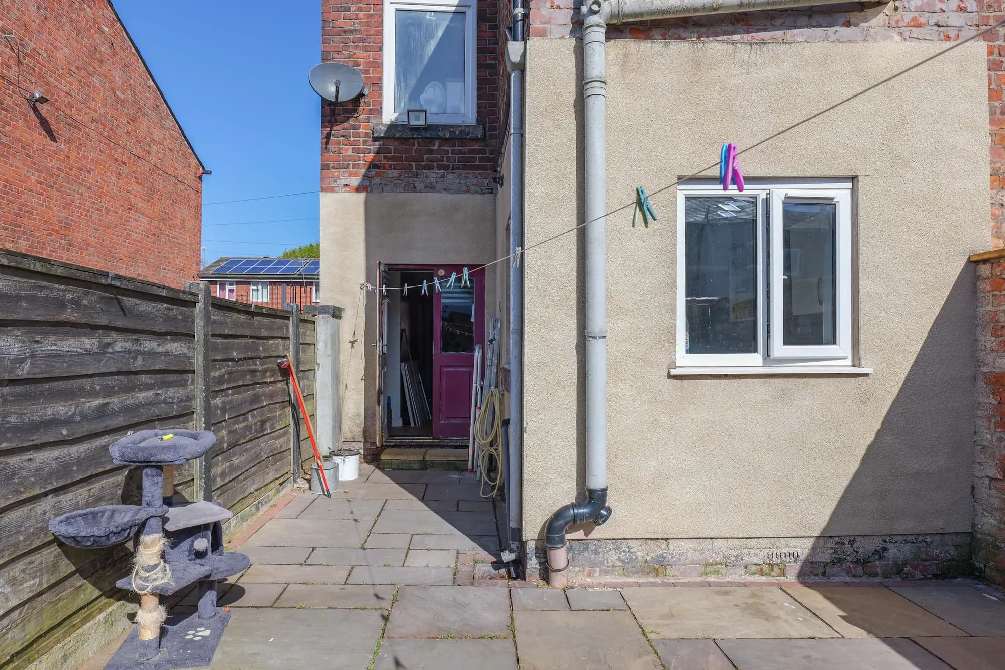 property photo 3 of 25