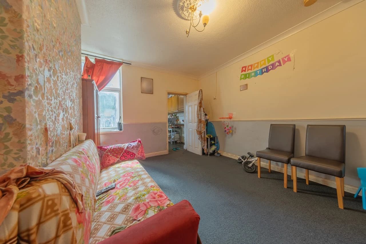 property photo 4 of 23