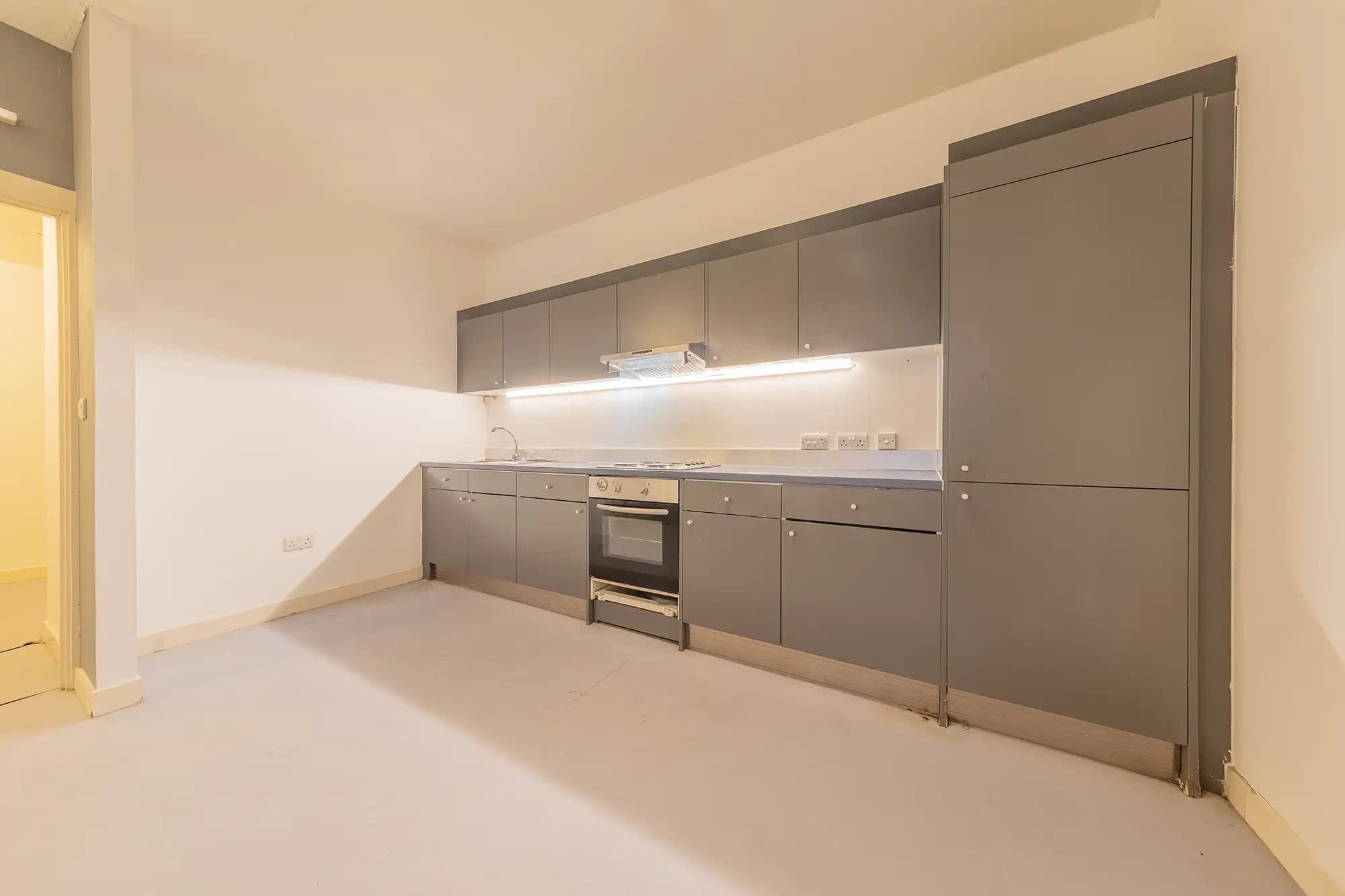 property photo 8 of 17