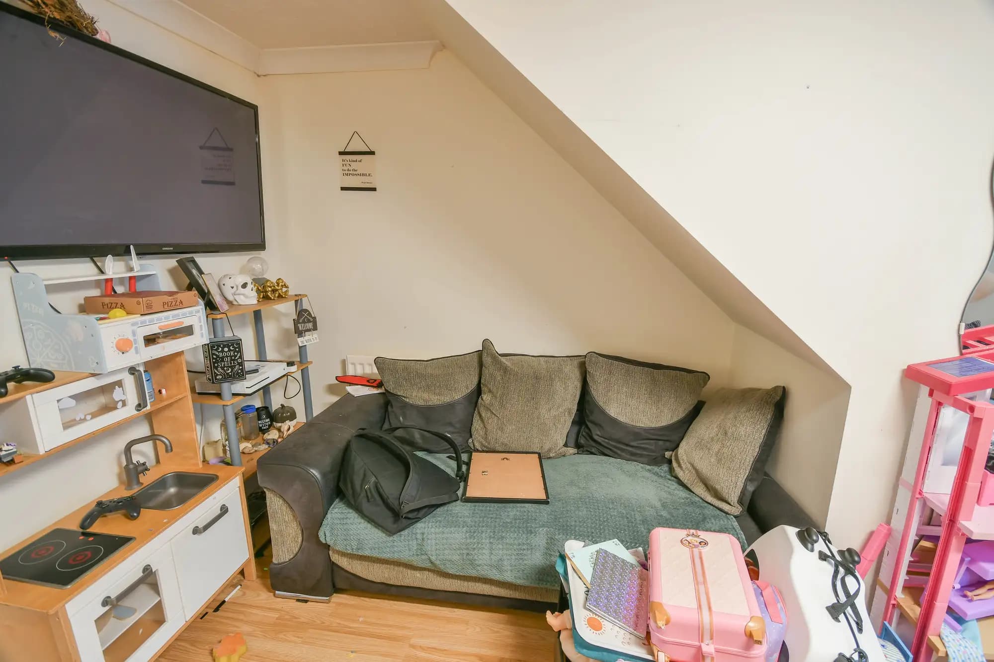 property photo 3 of 24