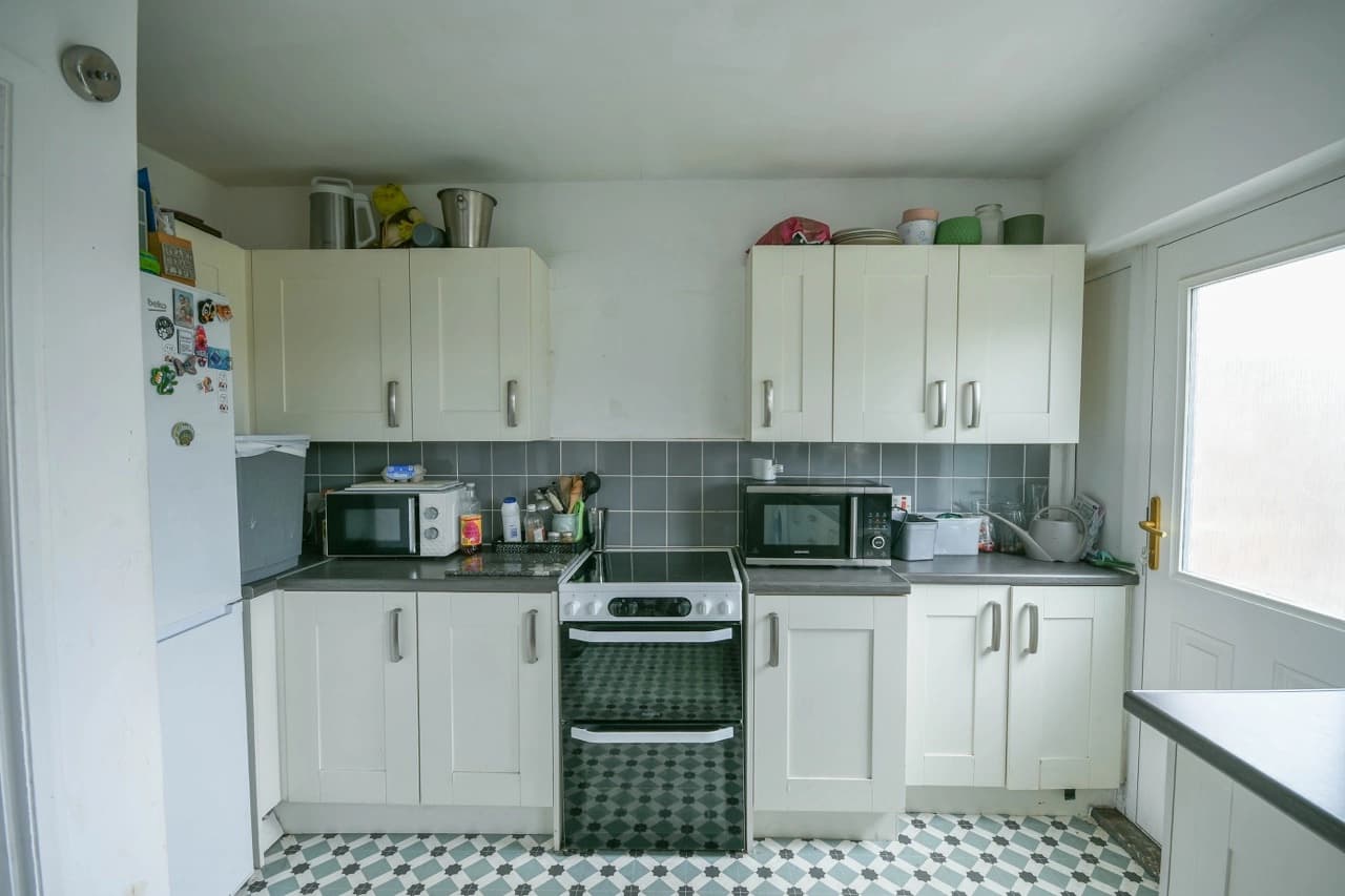 property photo 5 of 20