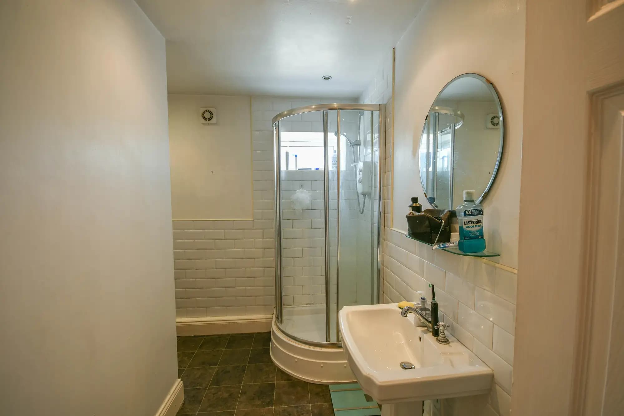 property photo 5 of 15
