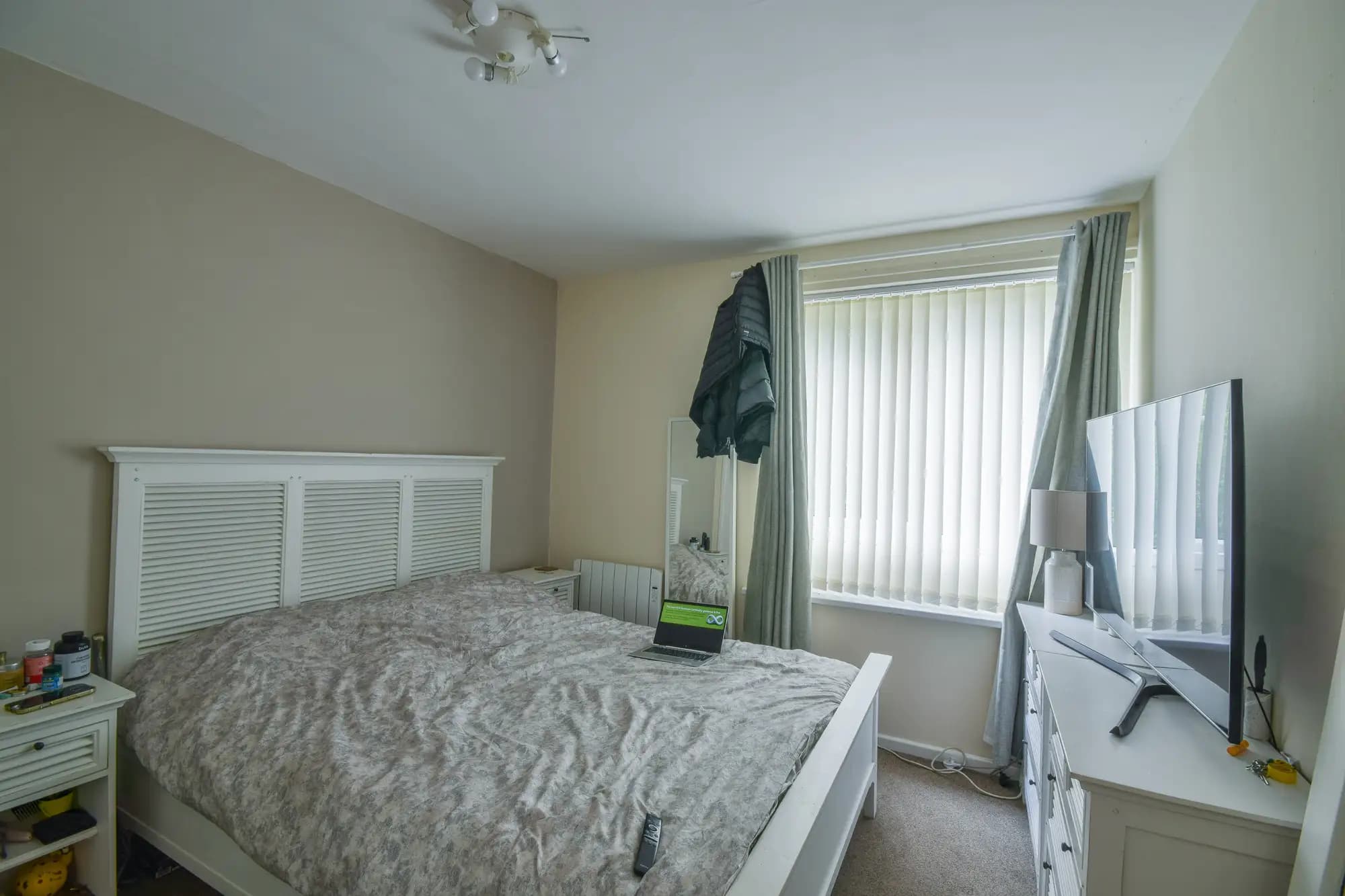 property photo 8 of 14