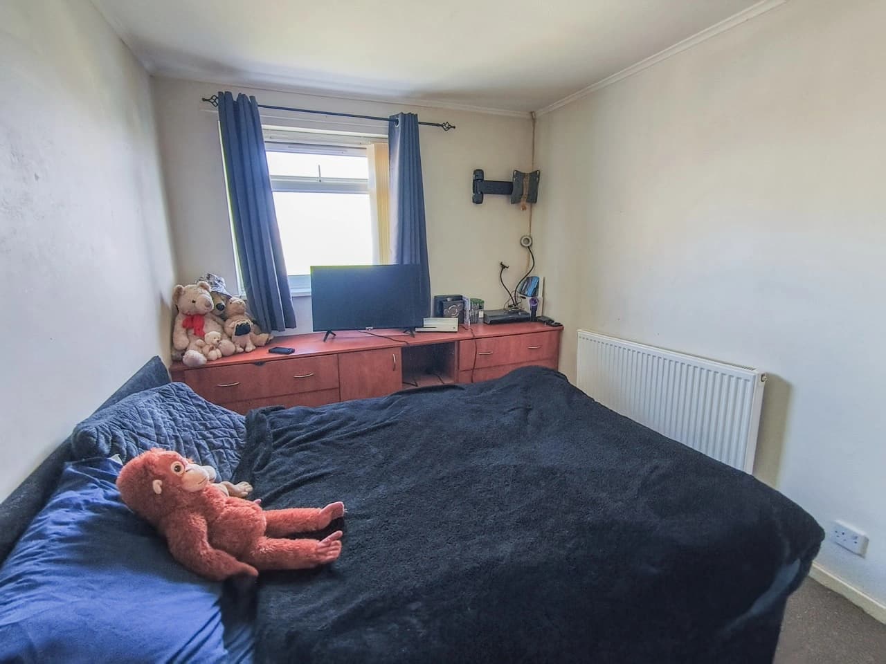 property photo 11 of 17