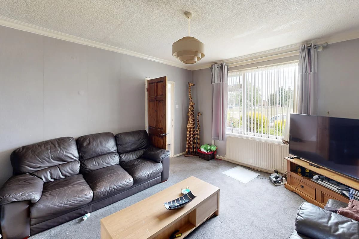 property photo 5 of 38