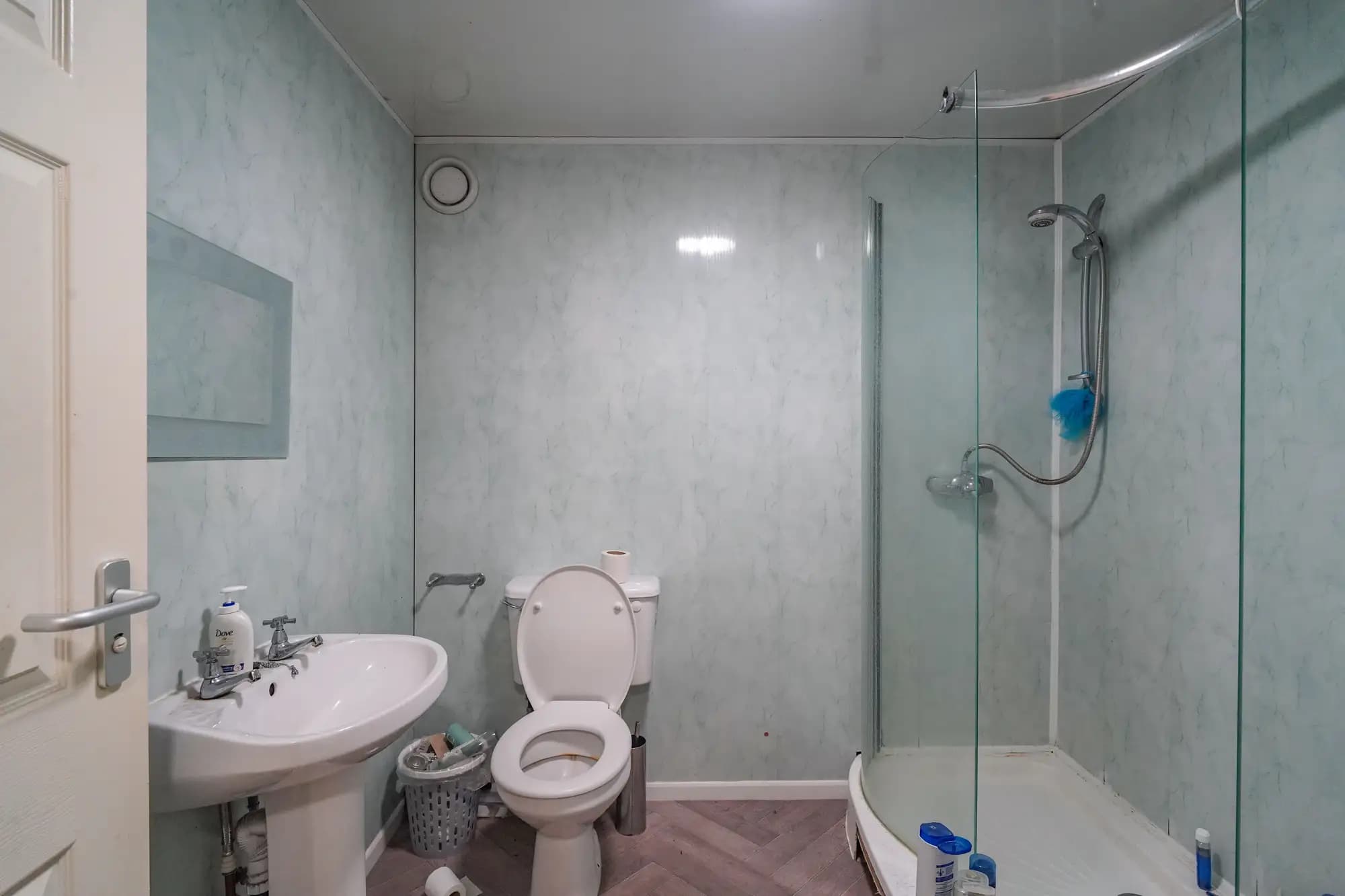 property photo 5 of 19