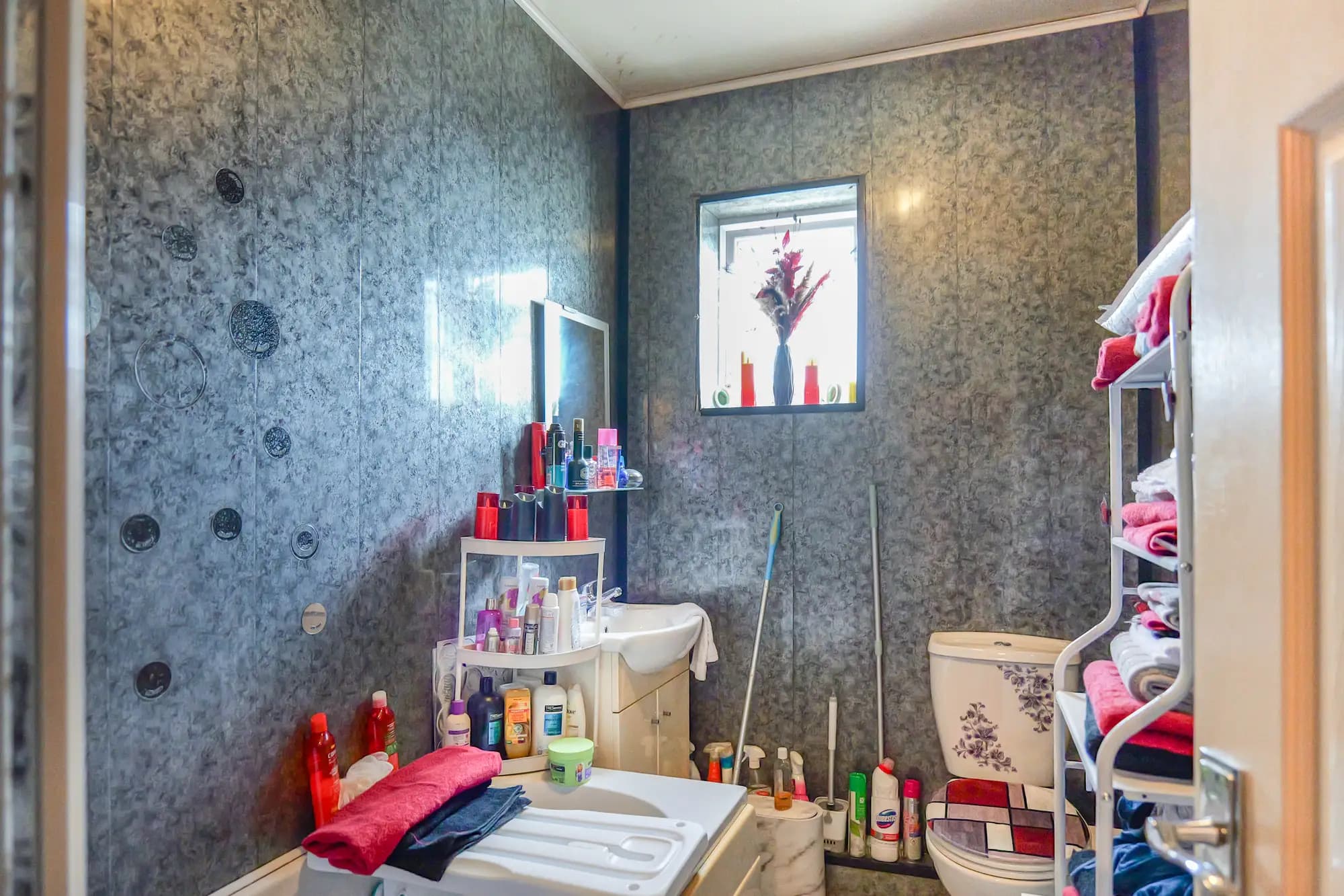 property photo 7 of 18