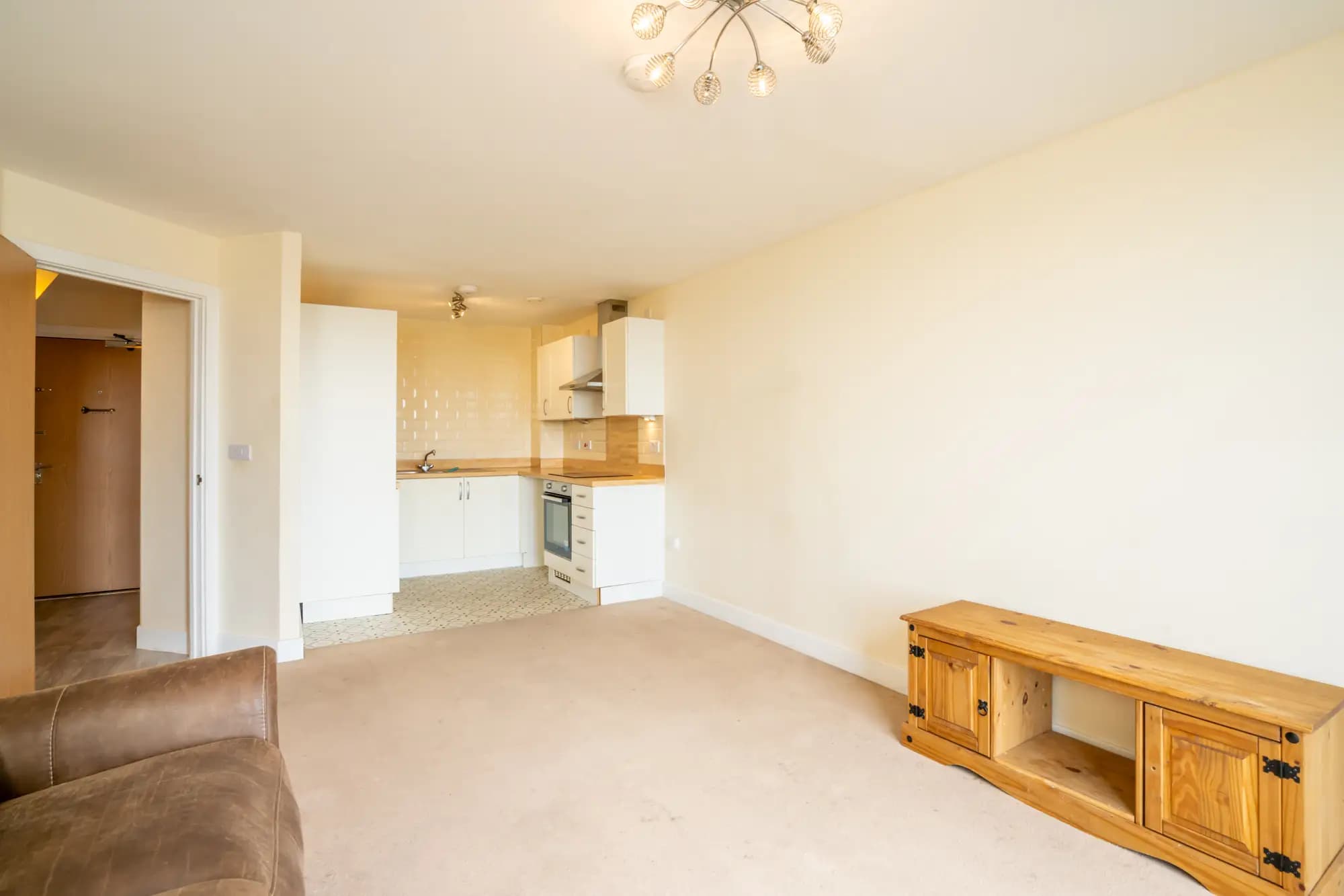 property photo 6 of 22