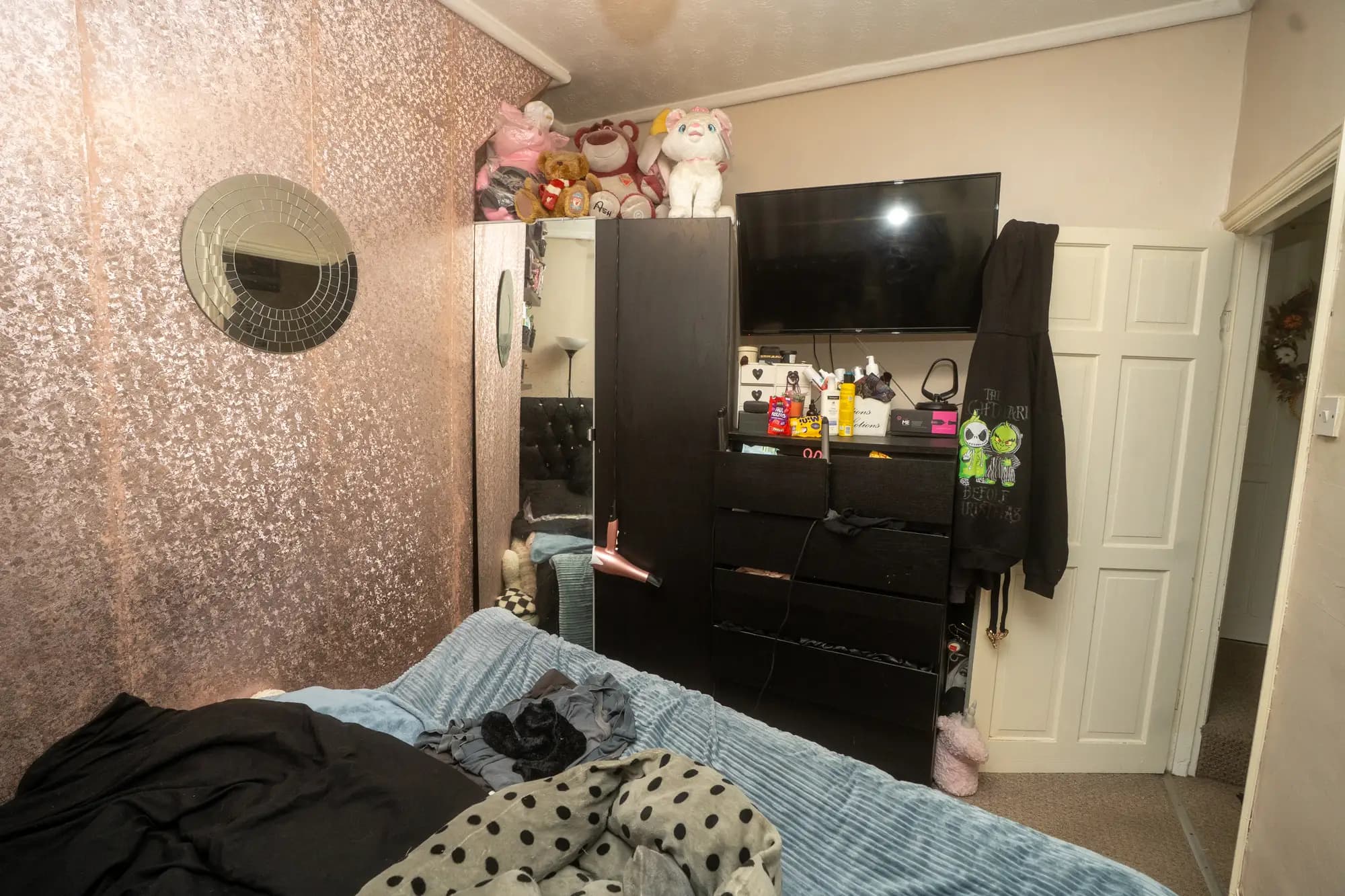 property photo 13 of 17