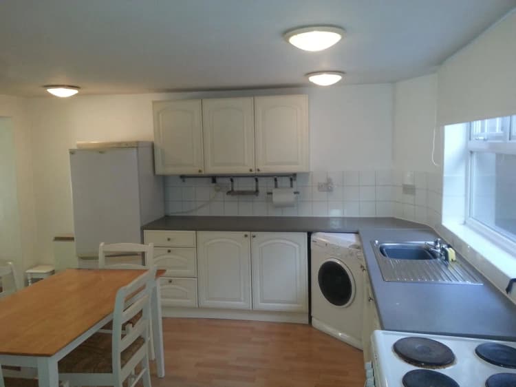 property photo 5 of 15
