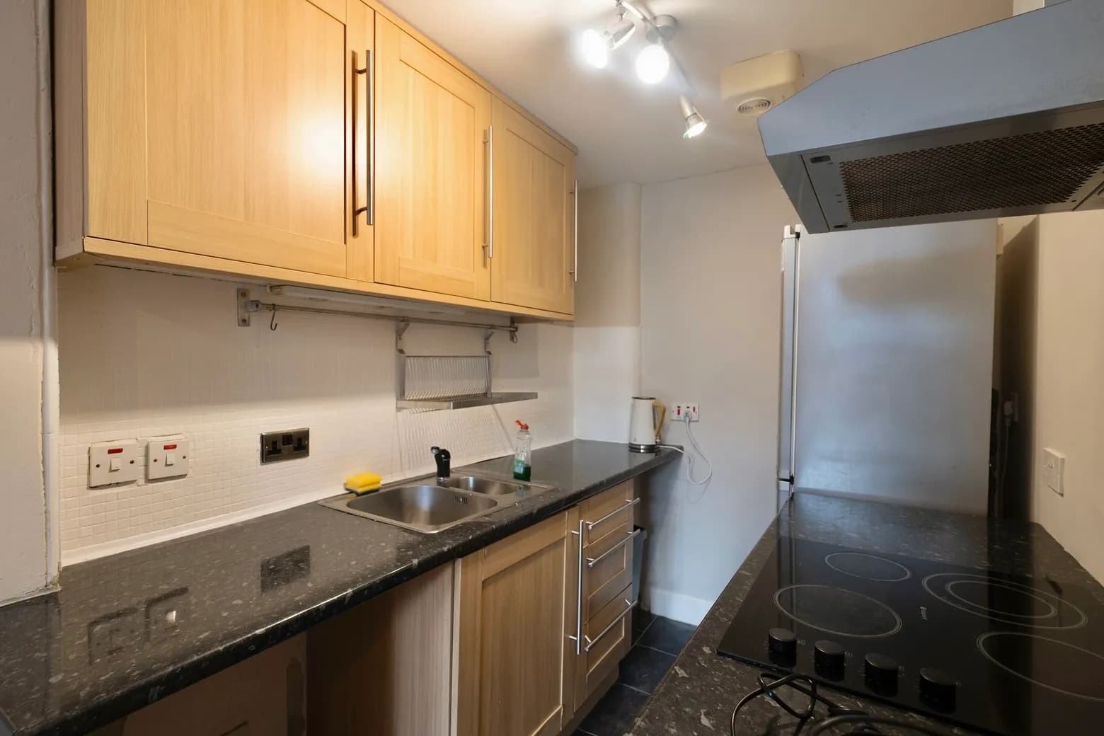 property photo 6 of 17