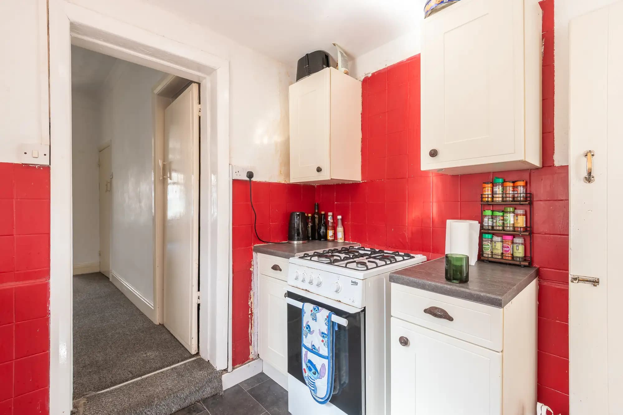 property photo 9 of 25