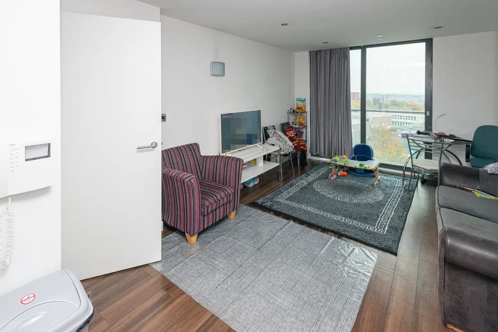 property photo 6 of 19