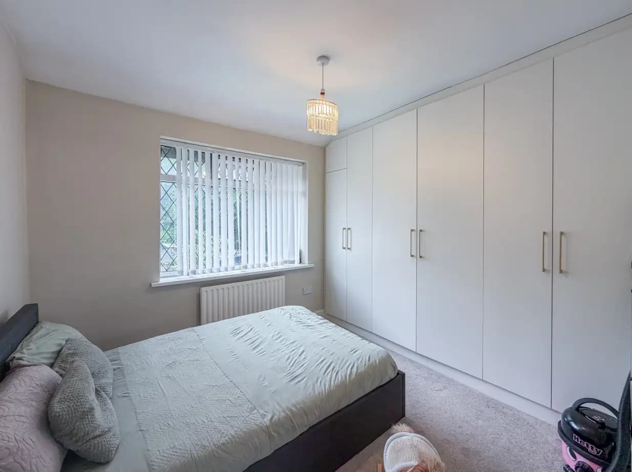property photo 18 of 33