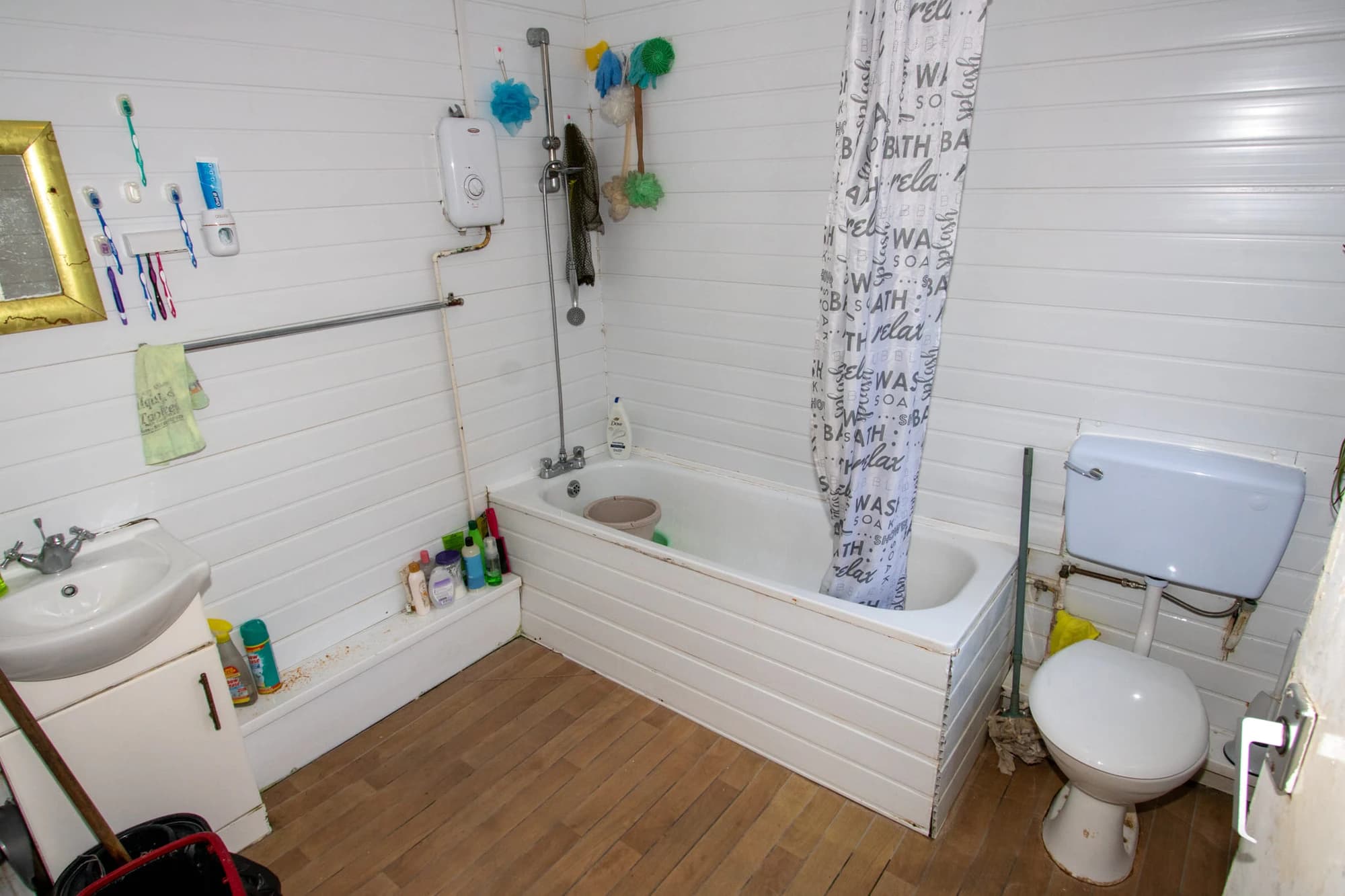 property photo 8 of 19