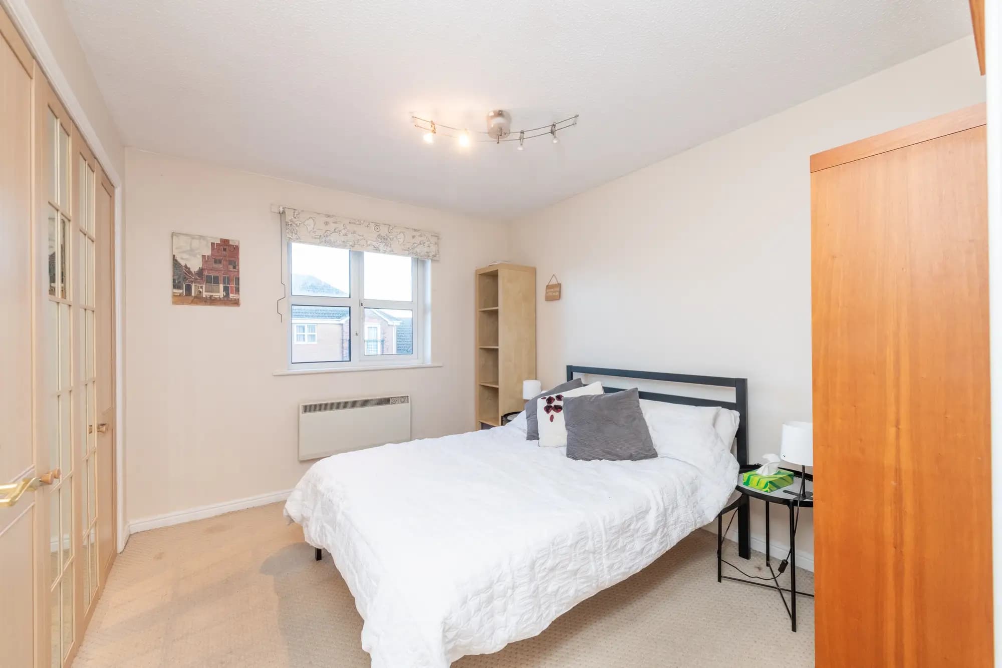 property photo 18 of 32