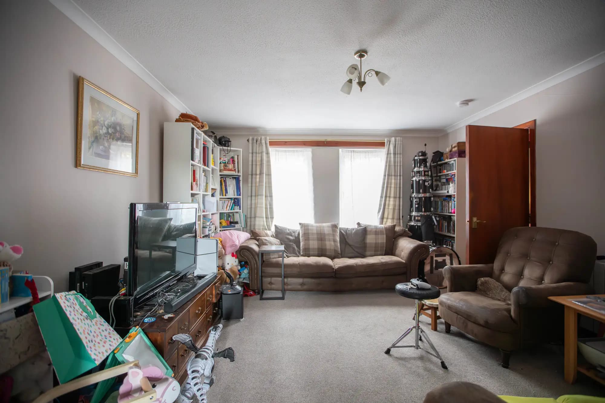 property photo 4 of 27