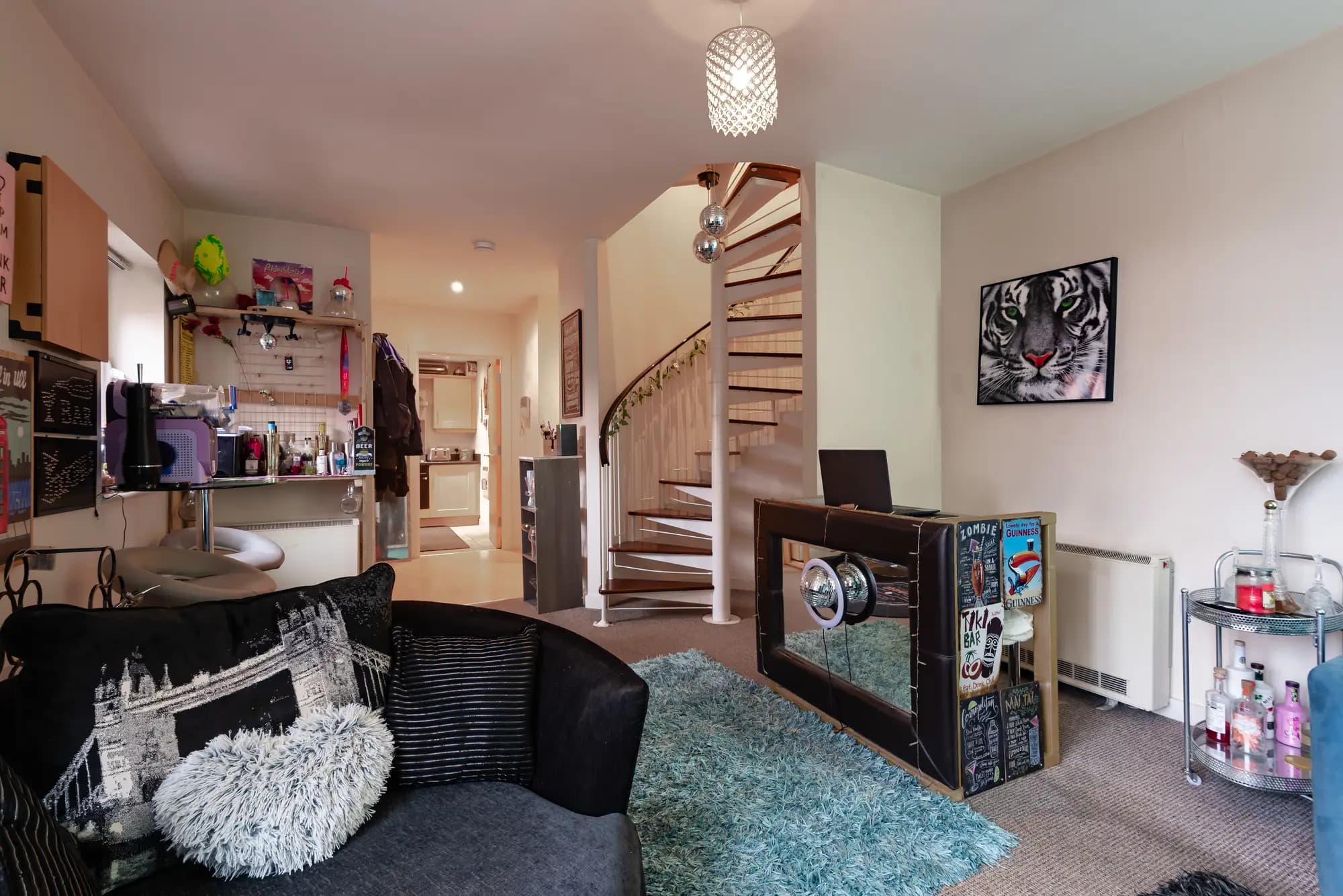 property photo 5 of 21