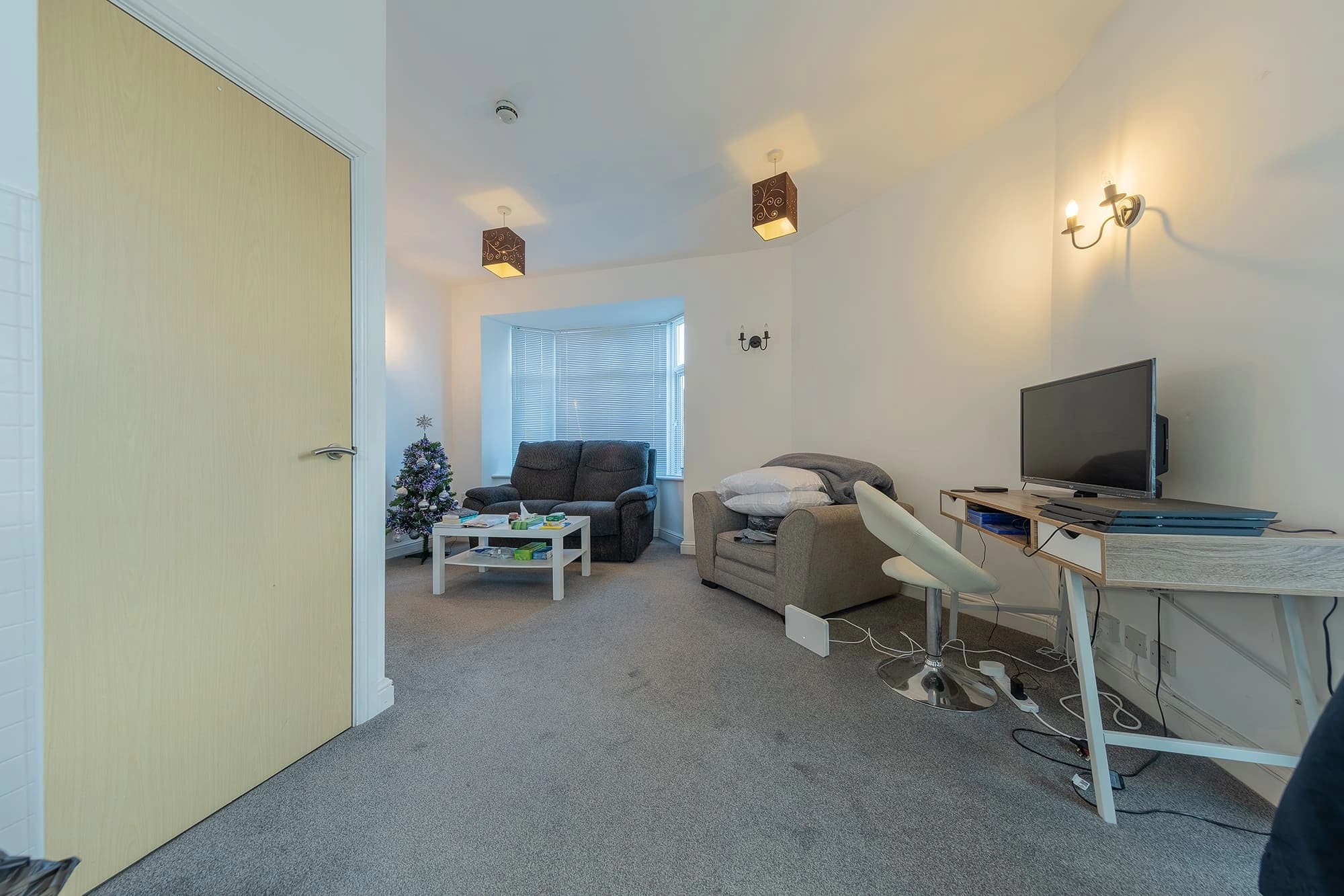 property photo 4 of 15