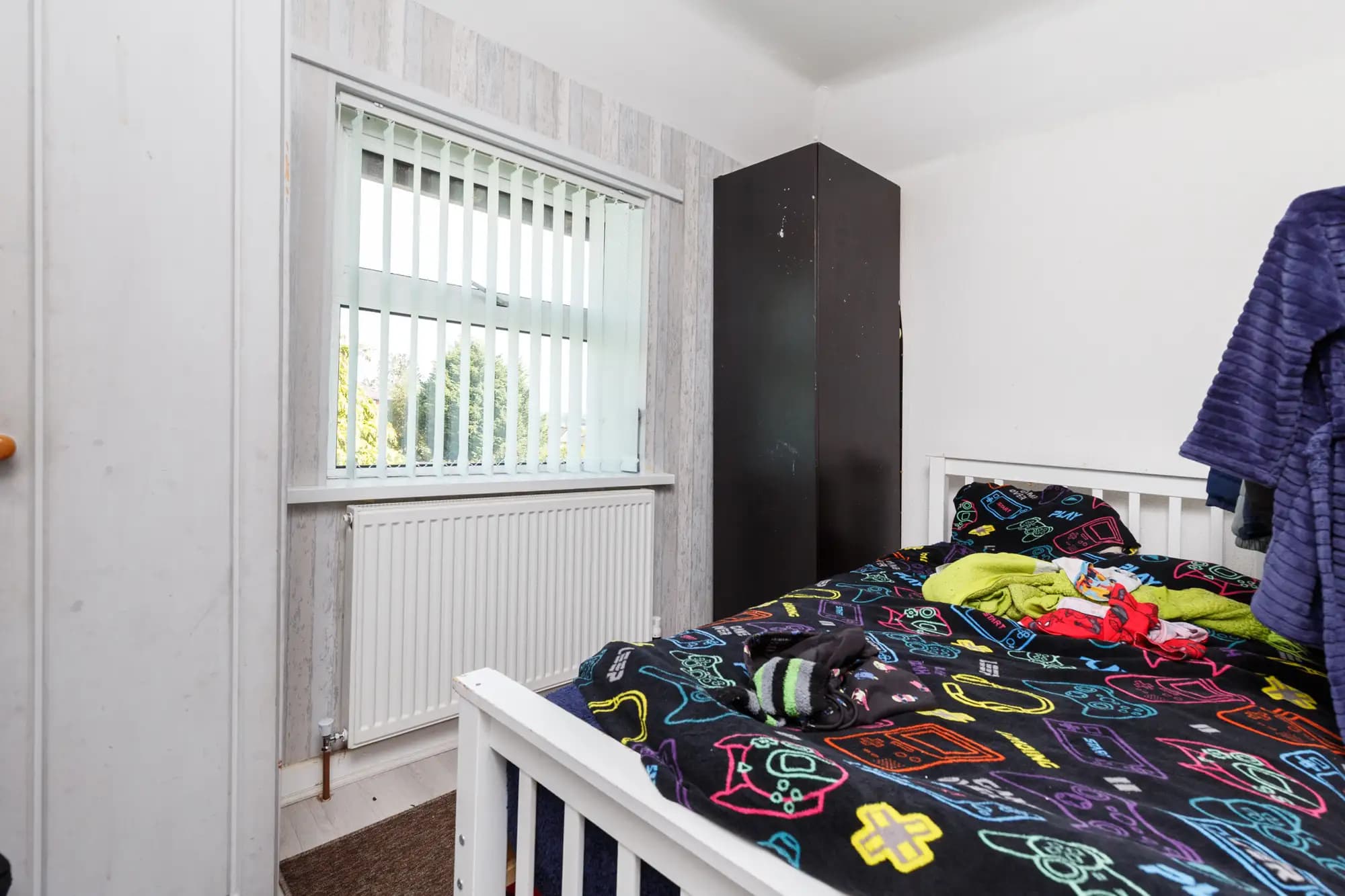 property photo 9 of 17