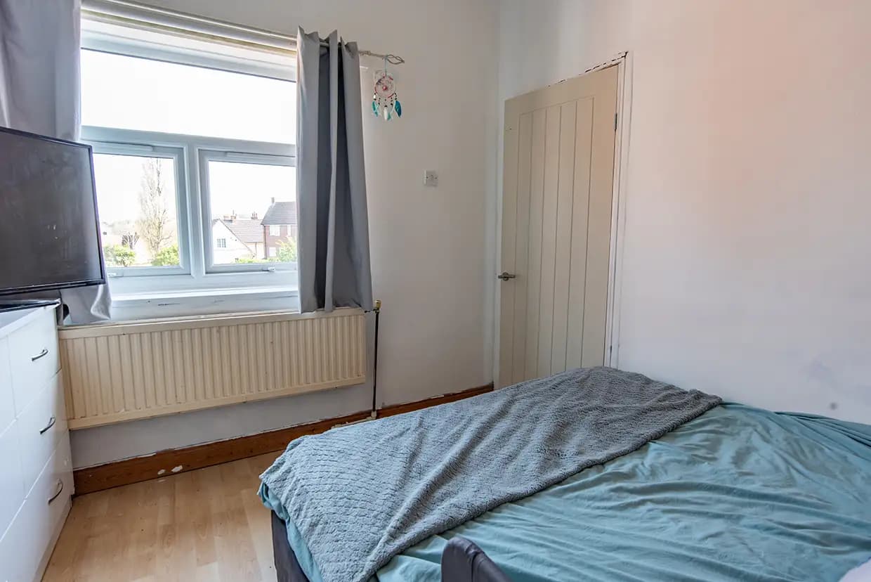 property photo 11 of 17